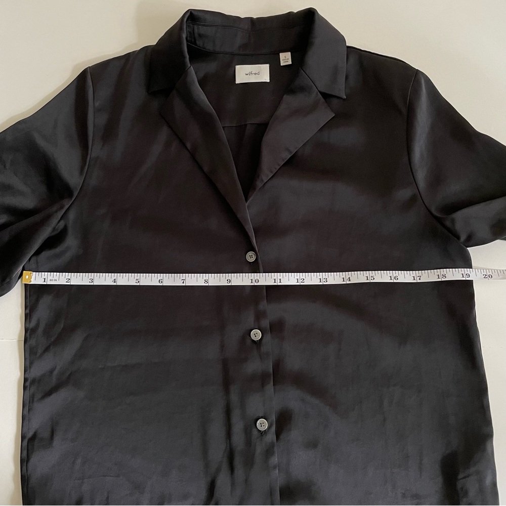 Aritzia Wilfred Beso Satin Button Up Short Sleeve Blouse Shirt Black - Picture 12 of 14
